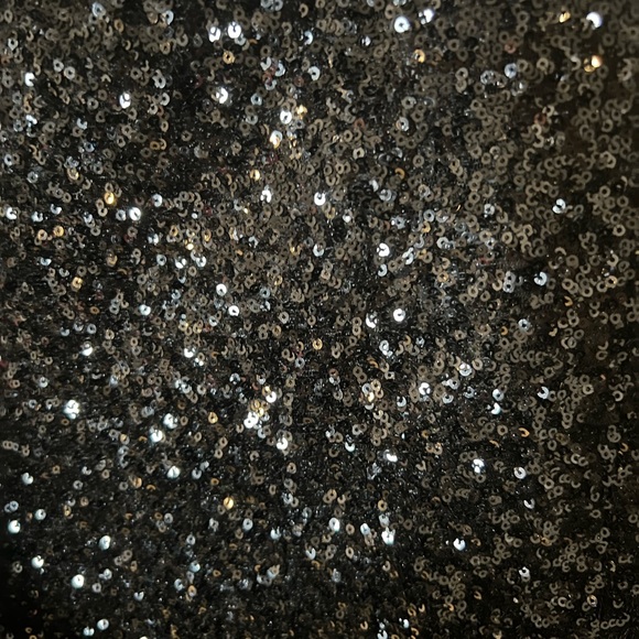 BEAUTIFUL SEQUIN JEWELLED GOWN - Picture 3 of 6